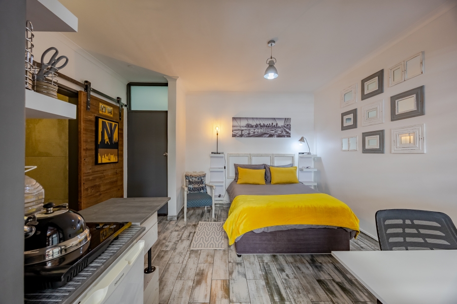 6 Bedroom Property for Sale in Flamingo Vlei Western Cape